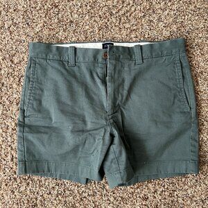 J. Crew Men's 5" Green Shorts size 30